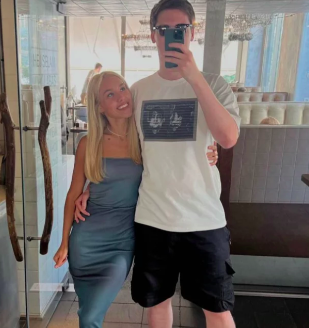 "Втомилась лайкати фото". Квіткова назвала імена відомих холостяків, з якими пішла б на побачення